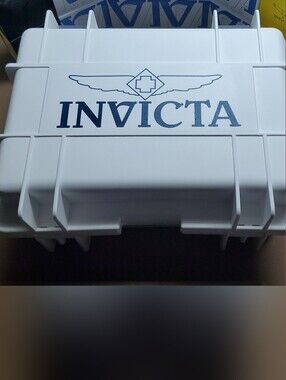 Niciacia White Hard Case with Navy Logo
